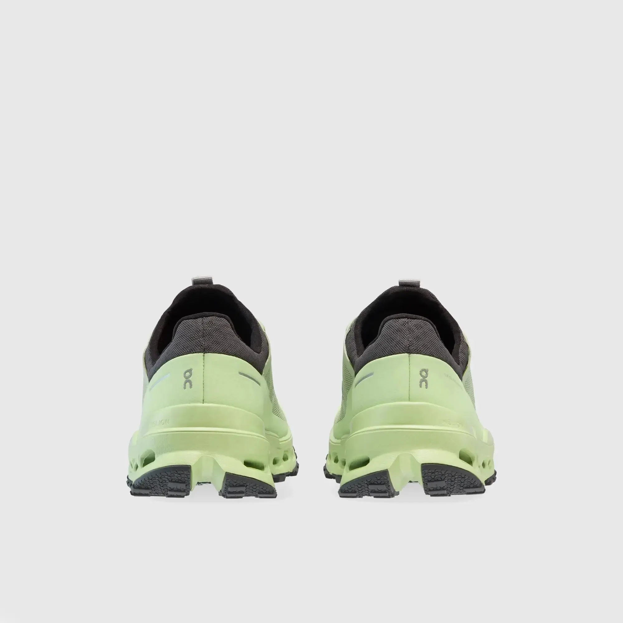 Sure! The optimized title for the e-commerce product Mens Cloud Ultra Vine Meadow with modifiers could be: Stylish Mens Ultra-Light Cloud Shoes in Vibrant Meadow Green