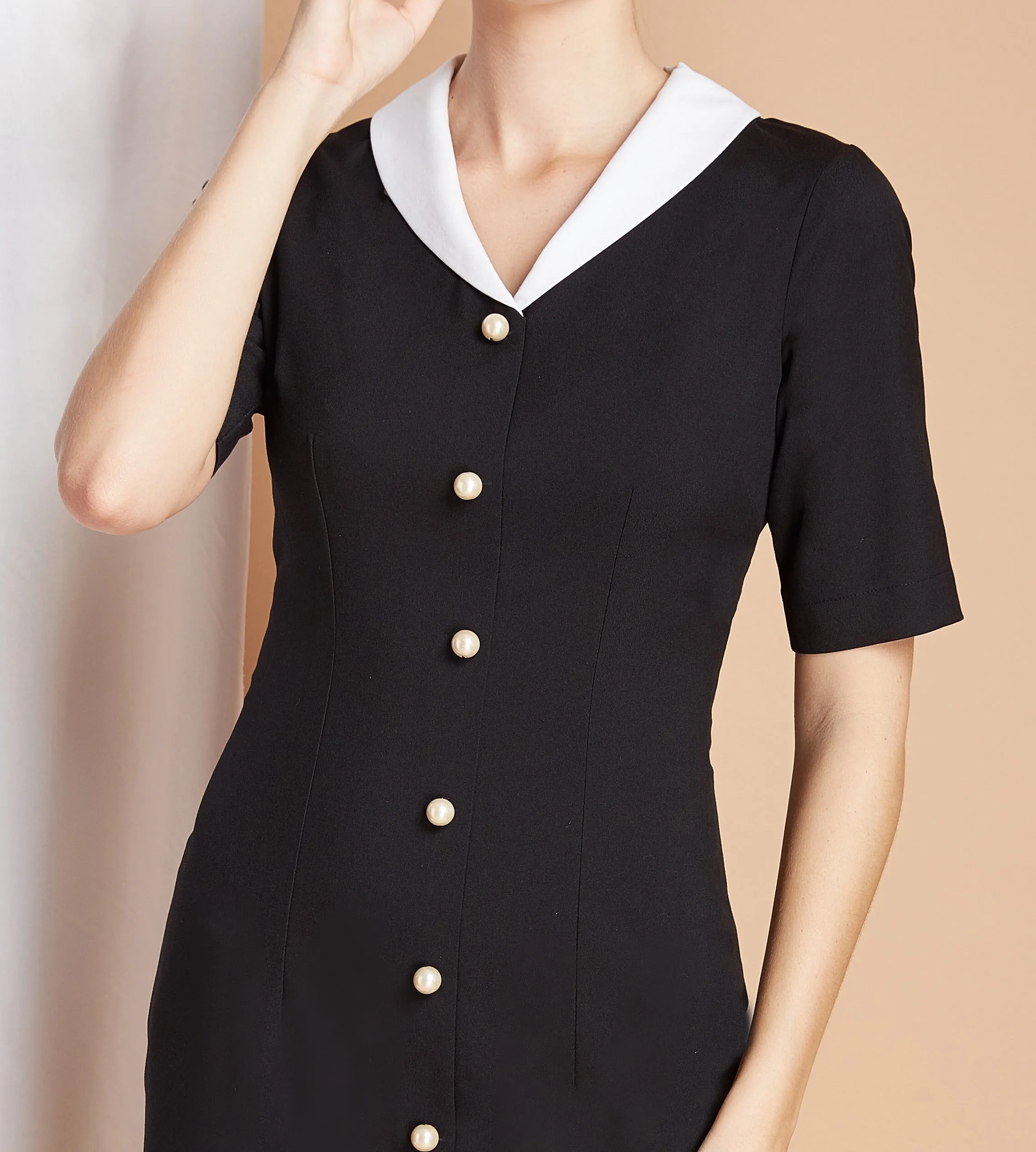 PEARL BUTTONS - Pencil dress with white contrast collar